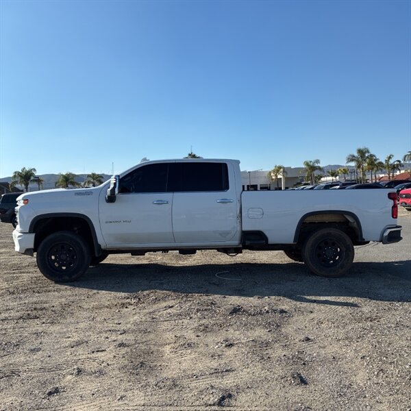 2020 Chevrolet Silverado 3500 High Country   - Photo 8 - Sherman Oaks, CA 91423