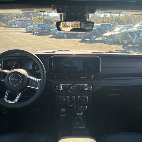 2024 Jeep Wrangler High Altitude 4xe   - Photo 25 - Sherman Oaks, CA 91423