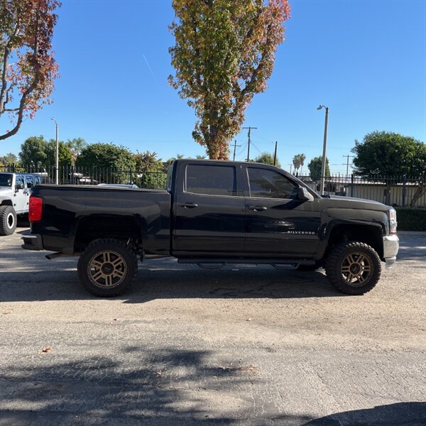2017 Chevrolet Silverado 1500 LT   - Photo 10 - Sherman Oaks, CA 91423
