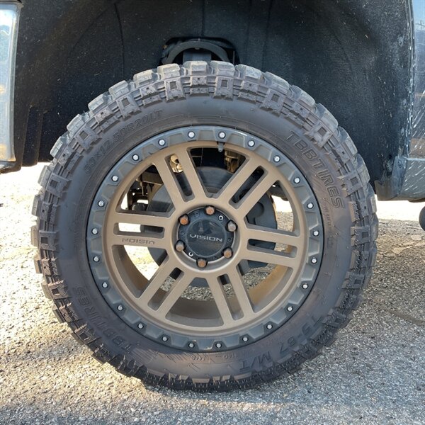 2017 Chevrolet Silverado 1500 LT   - Photo 22 - Sherman Oaks, CA 91423