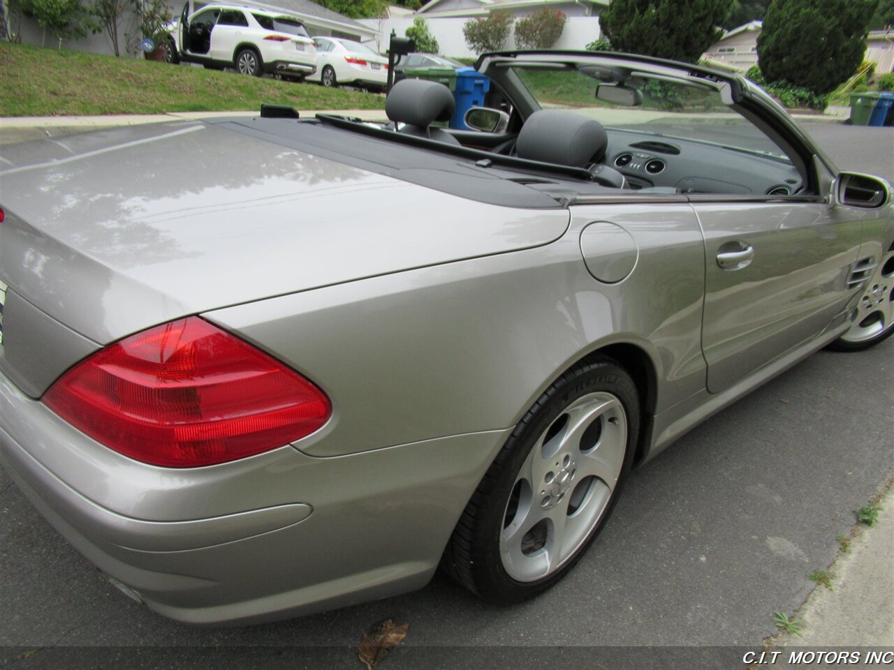 2005 Mercedes-Benz SL 500   - Photo 25 - Sherman Oaks, CA 91423