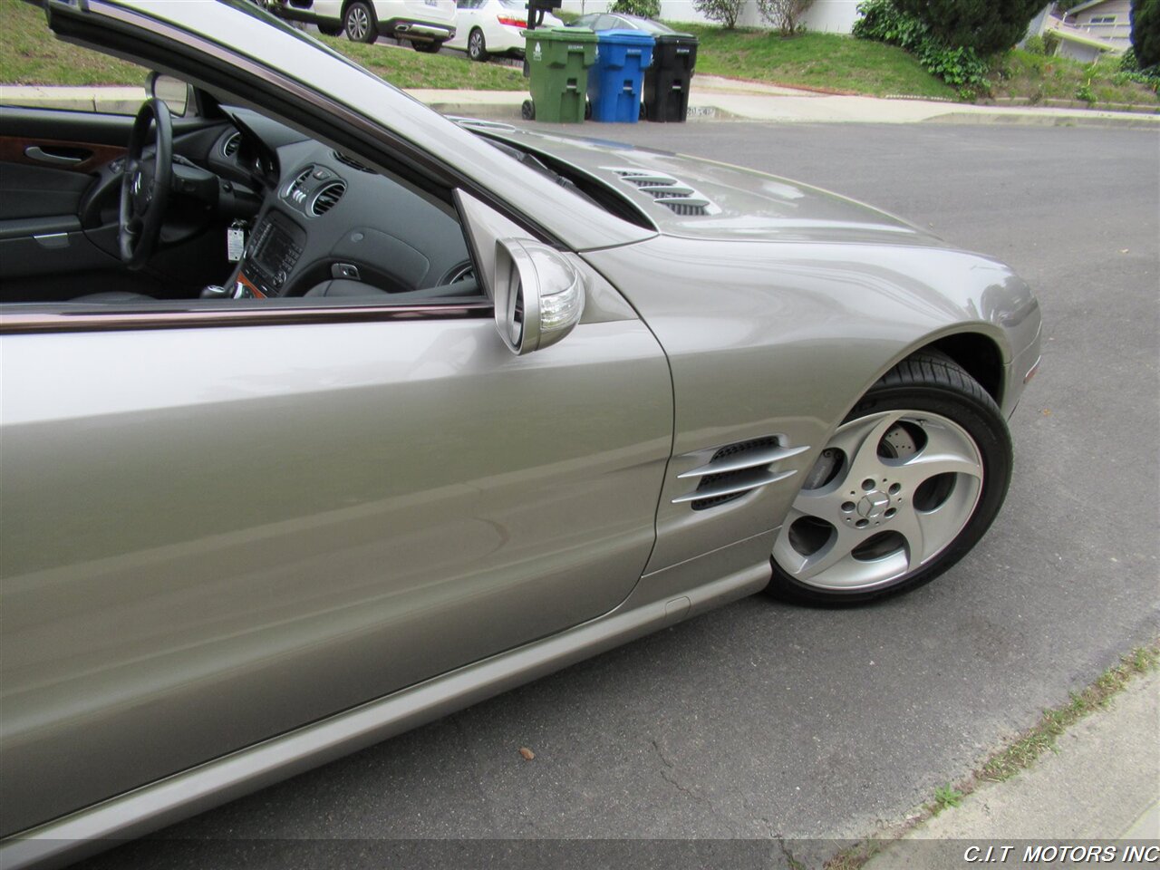 2005 Mercedes-Benz SL 500   - Photo 24 - Sherman Oaks, CA 91423