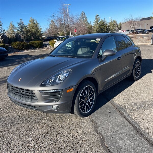2018 Porsche Macan   - Photo 1 - Sherman Oaks, CA 91423