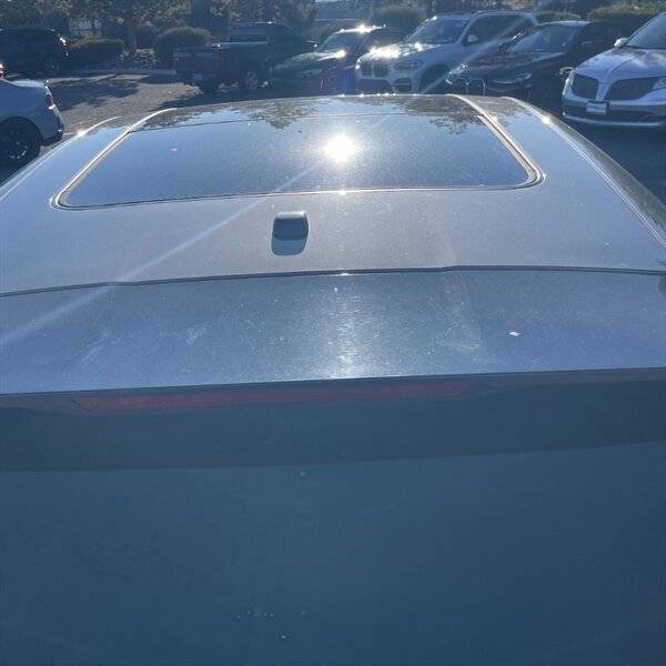 2018 Porsche Macan   - Photo 22 - Sherman Oaks, CA 91423