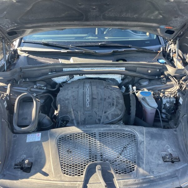 2018 Porsche Macan   - Photo 15 - Sherman Oaks, CA 91423