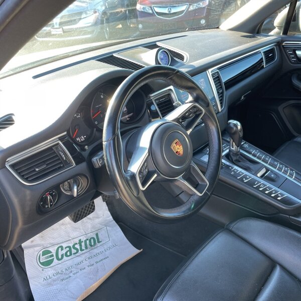 2018 Porsche Macan   - Photo 17 - Sherman Oaks, CA 91423