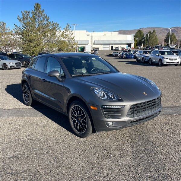 2018 Porsche Macan   - Photo 3 - Sherman Oaks, CA 91423