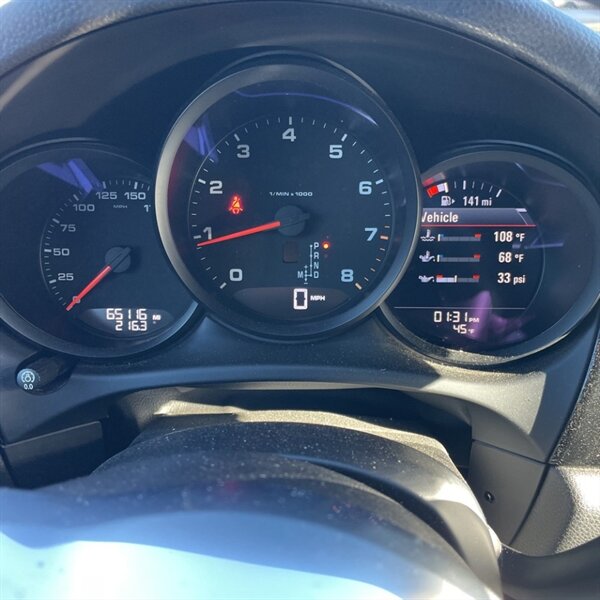 2018 Porsche Macan   - Photo 25 - Sherman Oaks, CA 91423