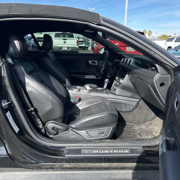 2018 Ford Mustang EcoBoost   - Photo 12 - Sherman Oaks, CA 91423