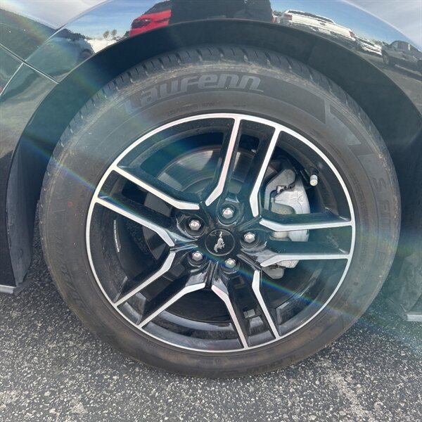 2018 Ford Mustang EcoBoost   - Photo 10 - Sherman Oaks, CA 91423