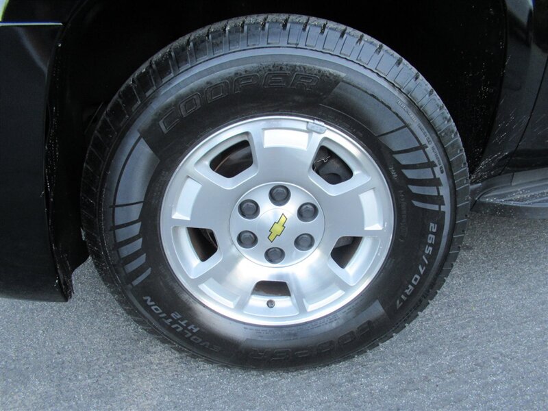 2013 Chevrolet Avalanche LS Black Diamond   - Photo 12 - Sherman Oaks, CA 91423