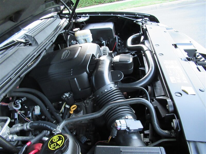 2013 Chevrolet Avalanche LS Black Diamond   - Photo 41 - Sherman Oaks, CA 91423