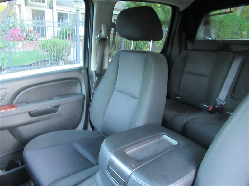 2013 Chevrolet Avalanche LS Black Diamond   - Photo 20 - Sherman Oaks, CA 91423