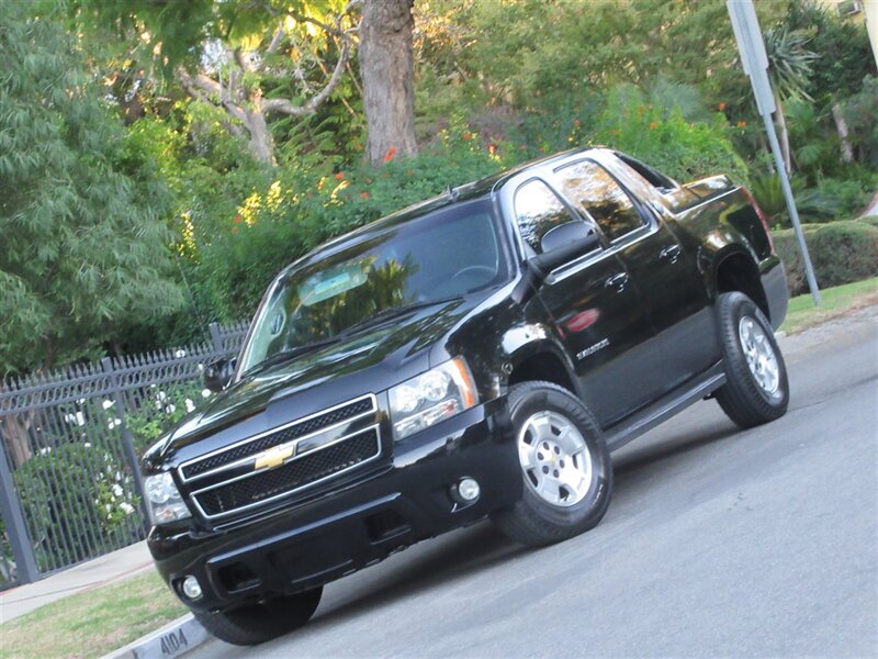 2013 Chevrolet Avalanche LS Black Diamond   - Photo 1 - Sherman Oaks, CA 91423