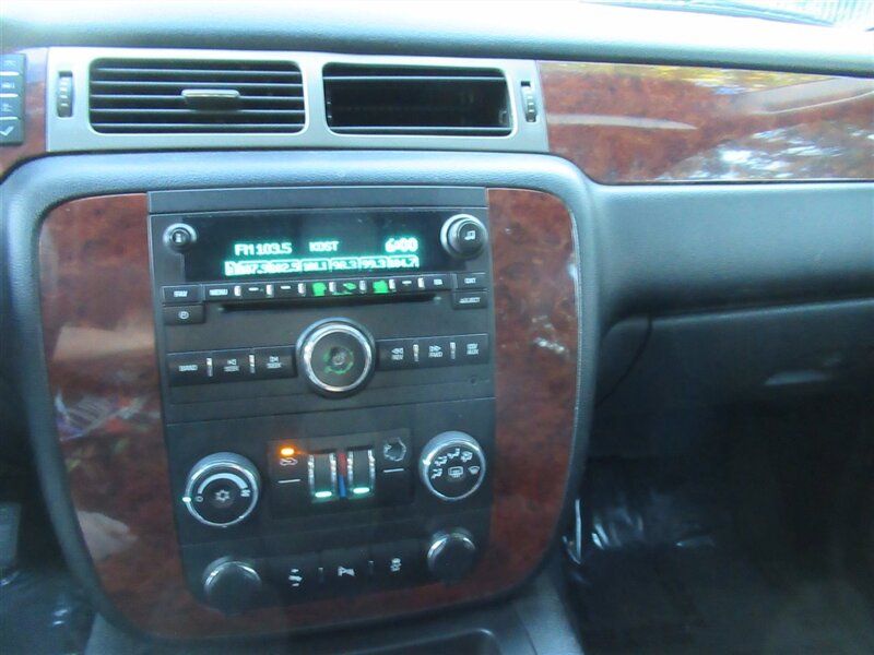 2013 Chevrolet Avalanche LS Black Diamond   - Photo 23 - Sherman Oaks, CA 91423