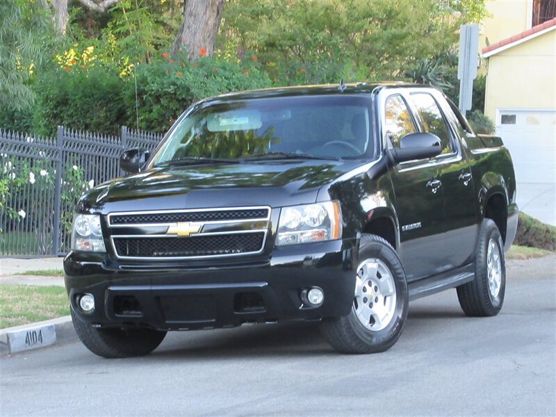 2013 Chevrolet Avalanche LS Black Diamond   - Photo 3 - Sherman Oaks, CA 91423