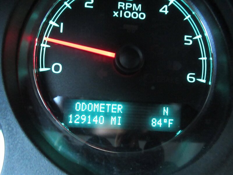 2013 Chevrolet Avalanche LS Black Diamond   - Photo 24 - Sherman Oaks, CA 91423