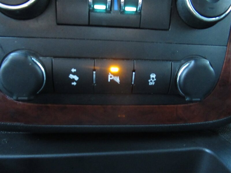 2013 Chevrolet Avalanche LS Black Diamond   - Photo 25 - Sherman Oaks, CA 91423