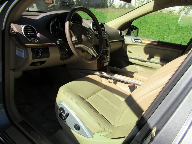 2011 Mercedes-Benz GL 450 4MATIC   - Photo 18 - Sherman Oaks, CA 91423
