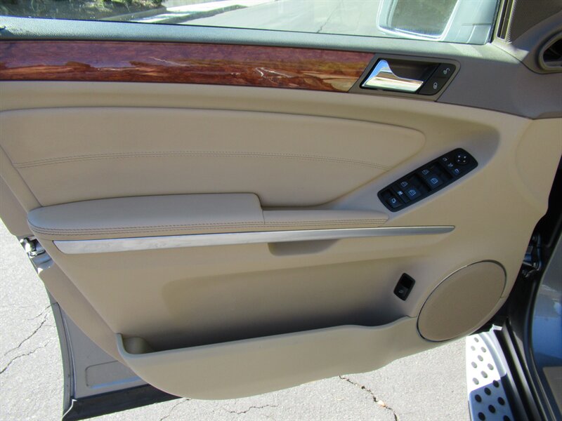 2011 Mercedes-Benz GL 450 4MATIC   - Photo 16 - Sherman Oaks, CA 91423