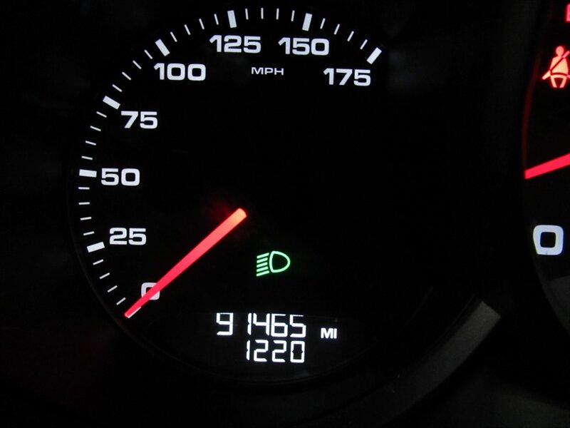 2018 Porsche Macan GTS   - Photo 28 - Sherman Oaks, CA 91423