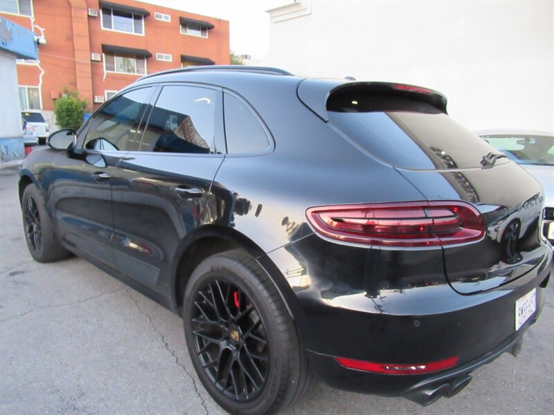 2018 Porsche Macan GTS   - Photo 8 - Sherman Oaks, CA 91423