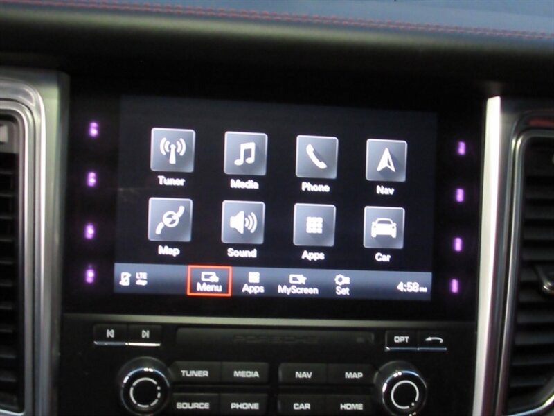 2018 Porsche Macan GTS   - Photo 24 - Sherman Oaks, CA 91423