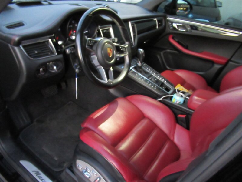 2018 Porsche Macan GTS   - Photo 13 - Sherman Oaks, CA 91423