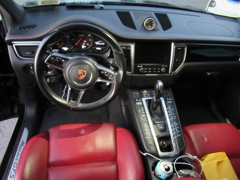 2018 Porsche Macan GTS   - Photo 18 - Sherman Oaks, CA 91423