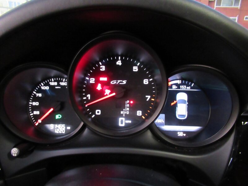 2018 Porsche Macan GTS   - Photo 32 - Sherman Oaks, CA 91423