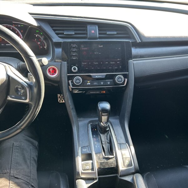 2020 Honda Civic Sport   - Photo 17 - Sherman Oaks, CA 91423