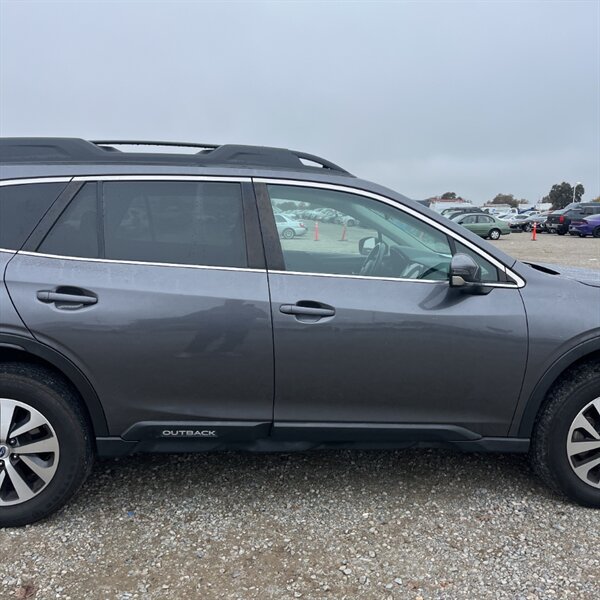 2022 Subaru Outback Premium   - Photo 9 - Sherman Oaks, CA 91423