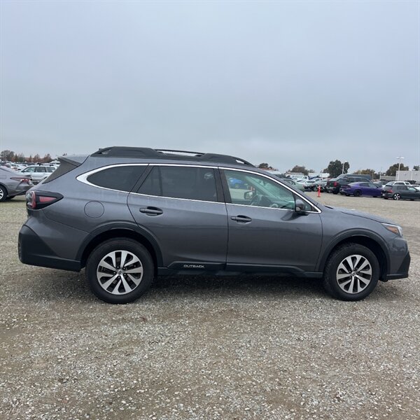 2022 Subaru Outback Premium   - Photo 7 - Sherman Oaks, CA 91423