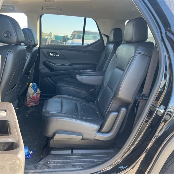 2020 Chevrolet Traverse LT Leather   - Photo 11 - Sherman Oaks, CA 91423