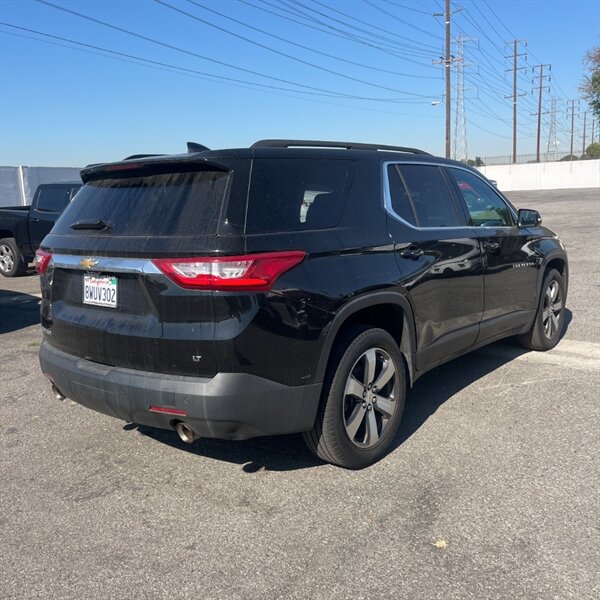 2020 Chevrolet Traverse LT Leather   - Photo 5 - Sherman Oaks, CA 91423