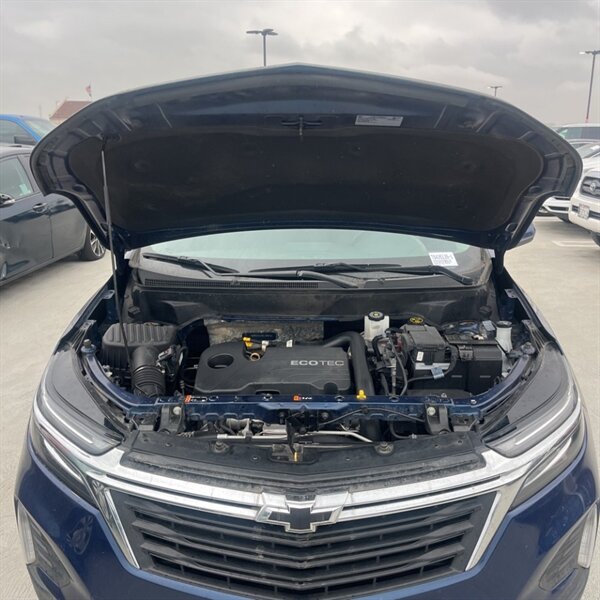 2022 Chevrolet Equinox LT   - Photo 10 - Sherman Oaks, CA 91423