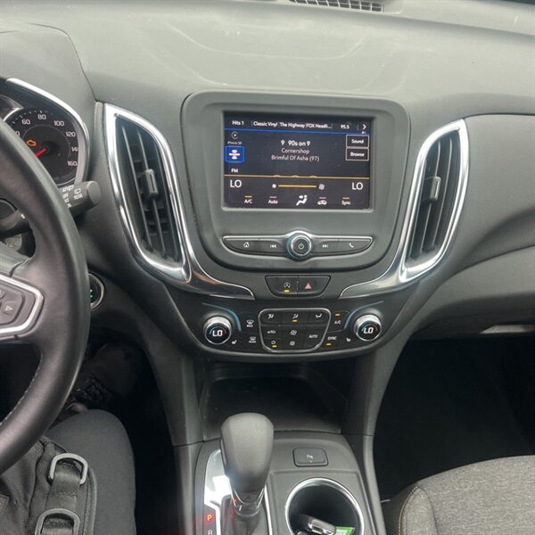 2022 Chevrolet Equinox LT   - Photo 20 - Sherman Oaks, CA 91423