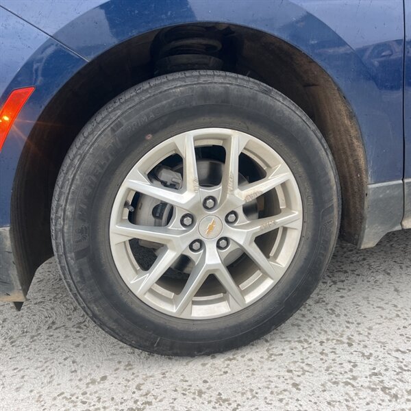 2022 Chevrolet Equinox LT   - Photo 11 - Sherman Oaks, CA 91423