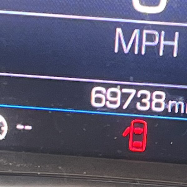 2022 Chevrolet Equinox LT   - Photo 16 - Sherman Oaks, CA 91423