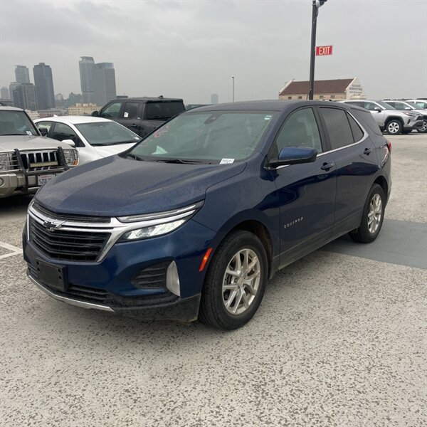 2022 Chevrolet Equinox LT   - Photo 3 - Sherman Oaks, CA 91423