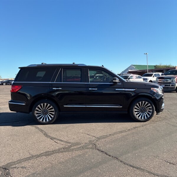 2019 Lincoln Navigator Reserve   - Photo 4 - Sherman Oaks, CA 91423