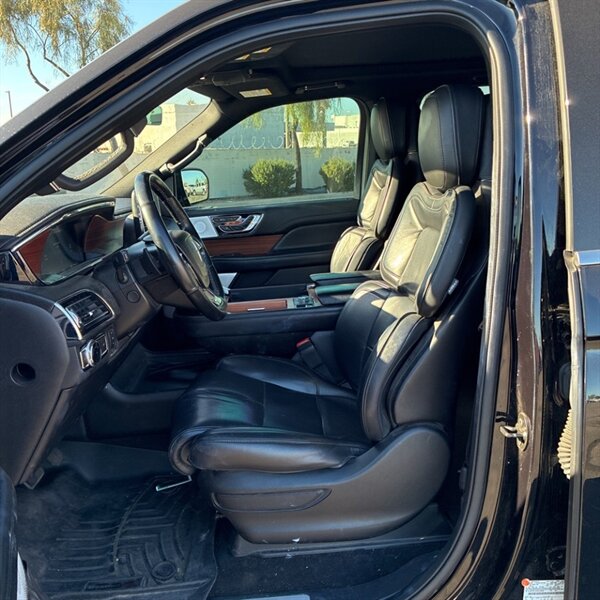 2019 Lincoln Navigator Reserve   - Photo 16 - Sherman Oaks, CA 91423