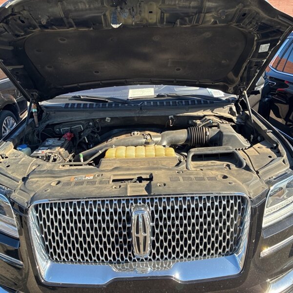 2019 Lincoln Navigator Reserve   - Photo 14 - Sherman Oaks, CA 91423