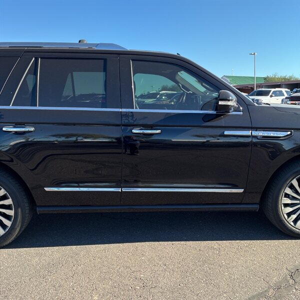 2019 Lincoln Navigator Reserve   - Photo 13 - Sherman Oaks, CA 91423