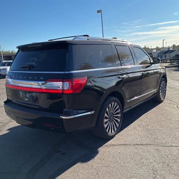 2019 Lincoln Navigator Reserve   - Photo 11 - Sherman Oaks, CA 91423
