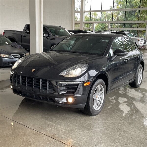 2018 Porsche Macan   - Photo 1 - Sherman Oaks, CA 91423
