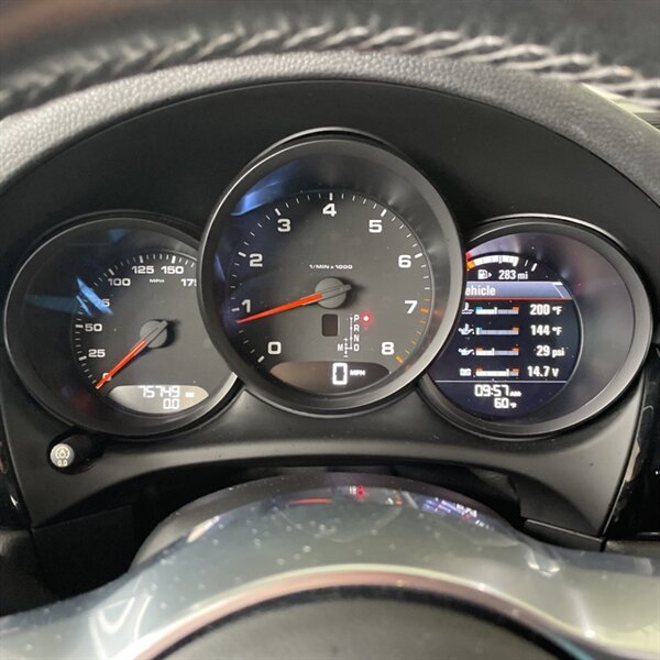 2018 Porsche Macan   - Photo 21 - Sherman Oaks, CA 91423