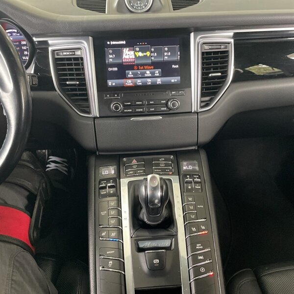 2018 Porsche Macan   - Photo 23 - Sherman Oaks, CA 91423