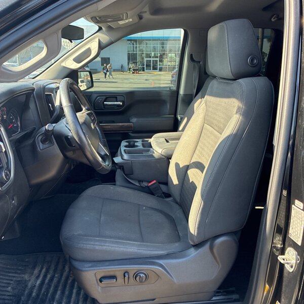 2019 Chevrolet Silverado 1500 LT   - Photo 15 - Sherman Oaks, CA 91423