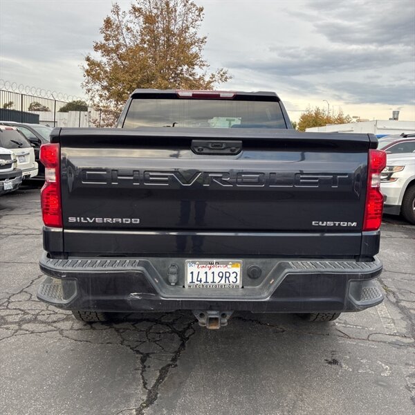 2022 Chevrolet Silverado 1500 Custom   - Photo 7 - Sherman Oaks, CA 91423
